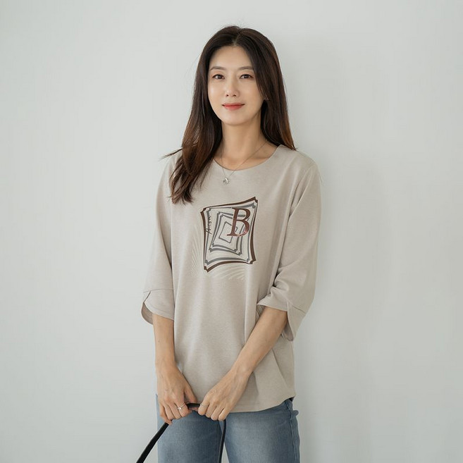 마담4060 엄마옷 마담4060 프린도형 베이직한 데일리 여성 티셔츠-RTE2508013-