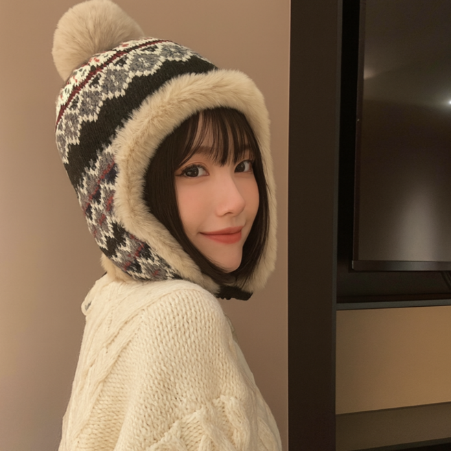 깔끔해 보이는 얼굴 작은 겨울 귀걸이 방울 모자