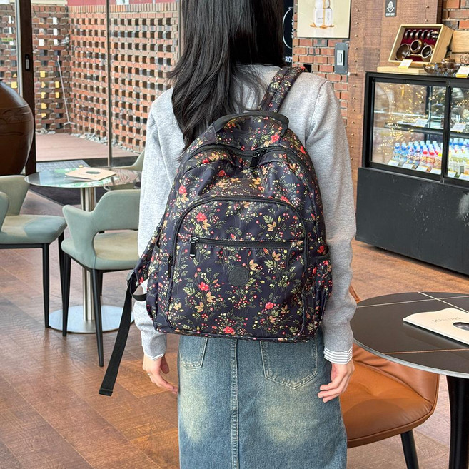 할머니 화사한패턴 여행 일상백팩 엄마백팩 여성백팩 중년여성가방 할머니여행배낭가방 여성배낭 메는가방