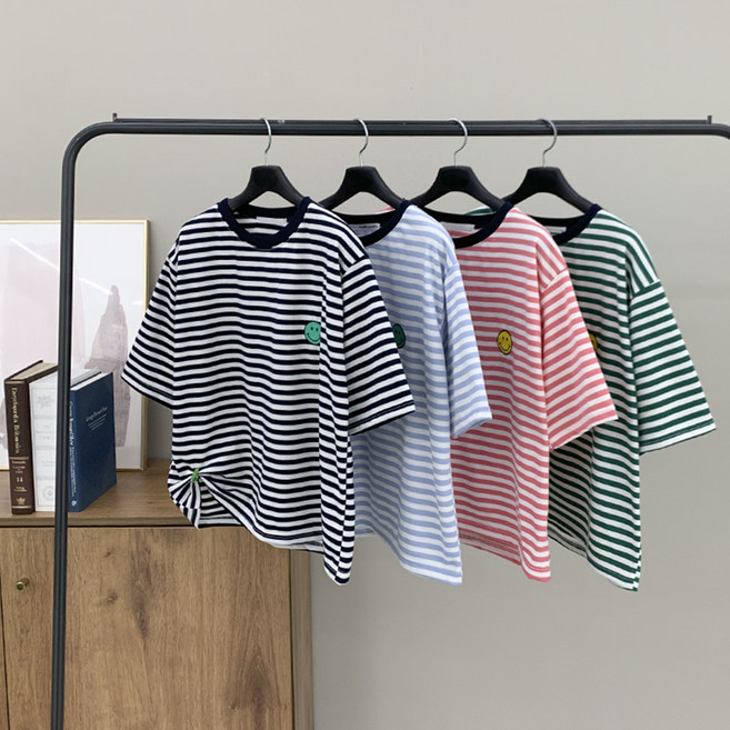 행복여 1+1 스마일 자수 스트라이프 캐쥬얼 맨투맨 티셔츠