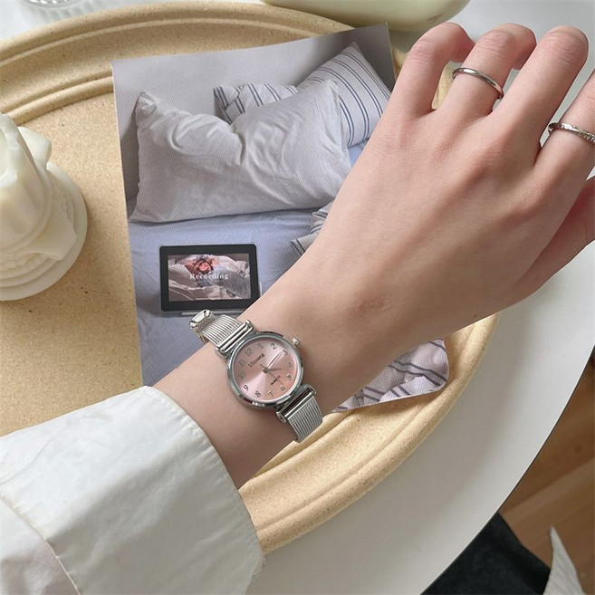 Ulzzang 小錶盤數字石英手錶, 網帶粉盤,手表+盒子+電池, 1個
