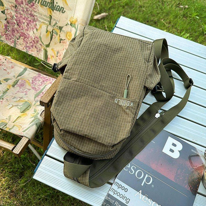 多功能兩用胸包 戶外出行旅行輕便小型雙肩包運動登山包斜挎包, 軍綠色