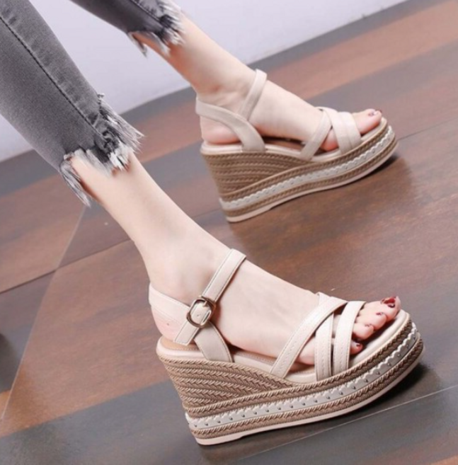 플라이슈 라탄 휴양지 여성 발목 스트랩 웨지힐 8cm 샌들 661