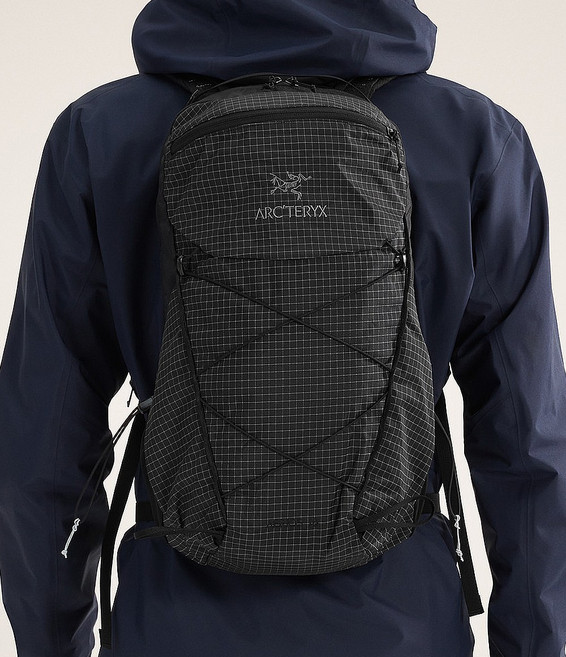 국내정품 아크테릭스 가방 백팩 크로스백 선물 ARC`TERYX 26SS 에어리어스 18 (ABQSU09581/BLK) (AERIOS BACKPACK) 아웃도어명품 여성바지 바지, REG, BLACK
