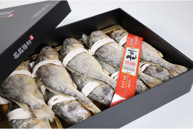 법성포 영광굴비 전통 보리굴비 10미 27~33cm 선물세트 가락시장 도매몰 수협중매인78호 대산수산 비늘긁는칼 증정, 1세트, 27cm내외