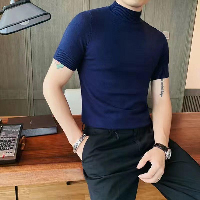 黑色圓領短袖針織打底衫，男裝秋冬內搭寬鬆通勤短款毛衣上衣