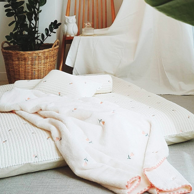 비비앤아이 사각누빔러그 아이가좋아하는 유아놀이매트 인디언텐트매트, 꽃누빔