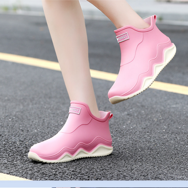 말랑핏 남여공용 패션 커플 장화 낚시화 미끄럼방지 발편한 경량 레인 부츠