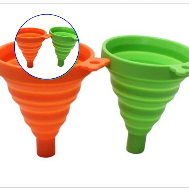 쌍문상회 지금 필요한 주입기 주방용품 기름깔때기 오일 액체깔대기 여과기 깔때기 실리콘 접이식 깔데기 오일깔대기 실리콘깔대기 대형깔대기 깔대기 대형깔때기 k31872EA, 그린