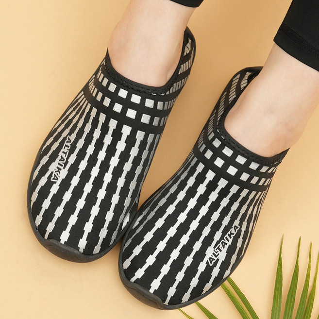 SSOOSS 커플 아쿠아슈즈 물빠짐 워터슈즈 남자 물놀이 신발 아동 키즈 여성 아쿠아삭스 C7T19AS