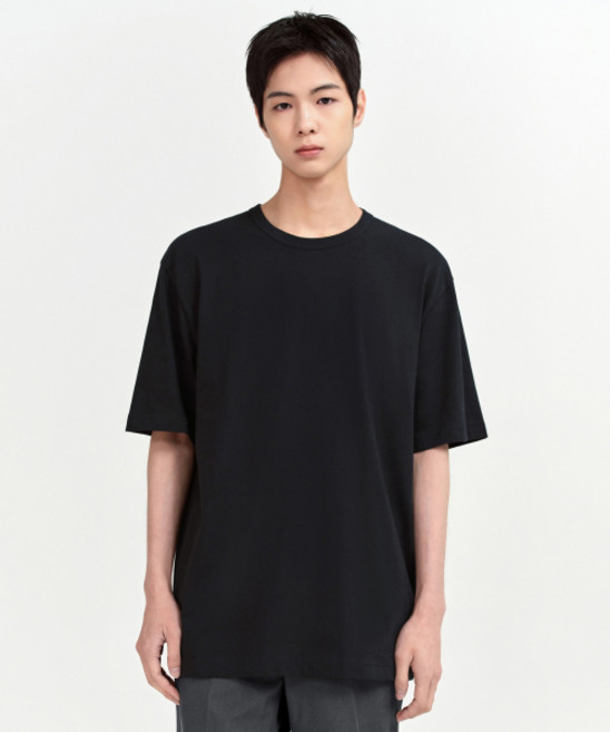 무신사 스탠다드 릴렉스 핏 크루 넥 티셔츠 블랙 497544