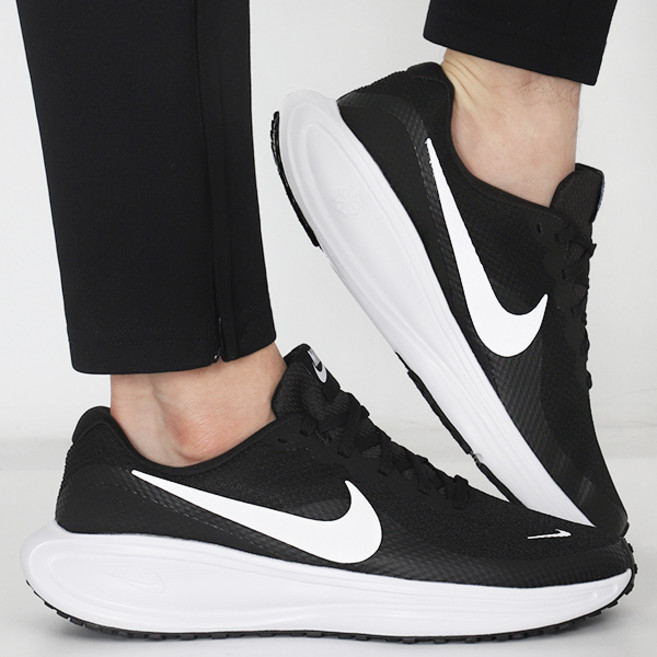 나이키 로드 러닝화 운동화 레볼루션 8 검흰