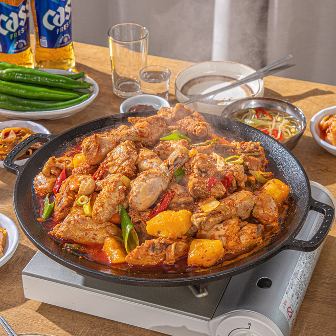 물만 넣고 끓이기만 하면 완성되는 완제품 대용량 솥뚜껑 닭볶음탕, 3개, 1kg