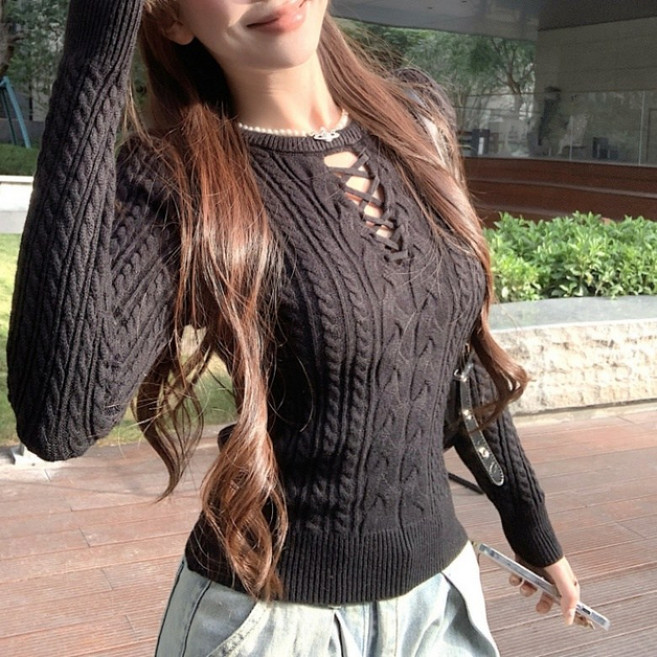 아이엠몽 여성 슬림핏 스트링 포인트 꽈배기 니트 티셔츠