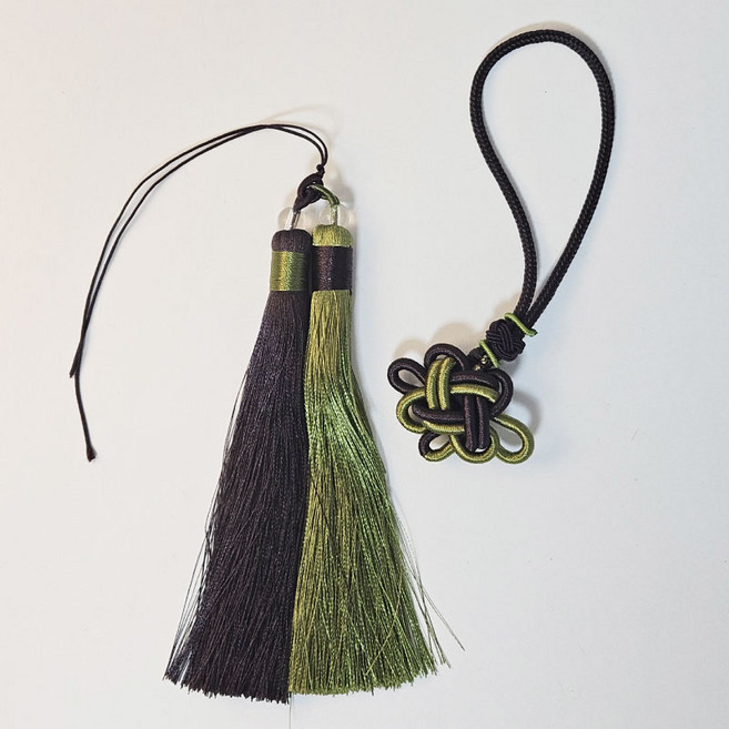 반야연 투톤 매듭 노리개 키링 전통 테슬 한복 장식