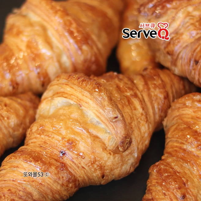 서브큐 AOP 크로와상 생지 2.25kg x 2봉 / 75g 대용량 벌크 발효냉동 이즈니 버터 크로플 크룽지, 60개