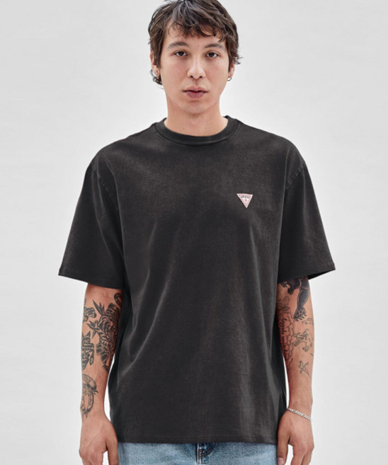 GUESS GO 등판 빅 무테삼각 반팔티 2COL