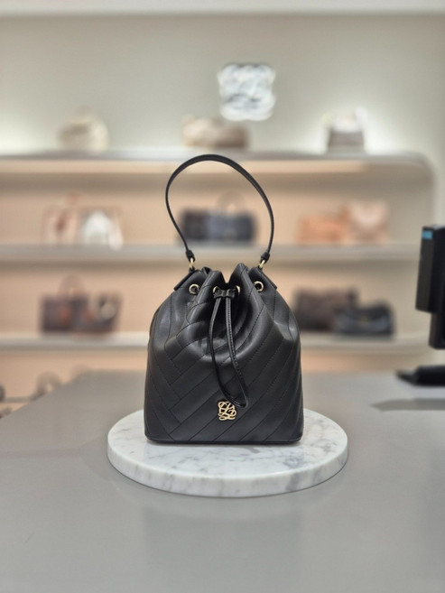 [국내백화점] 루이까또즈 여성 버킷백 블랙 정품 가죽 복조리백 가방