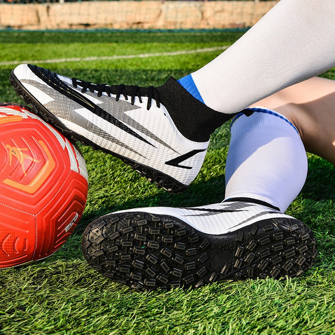 인조잔디 초경량 풋살화 편한 발볼넓은 축구화