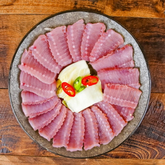 [제니네 제철과일] 산지직송 국산 참홍어 250g 500g 1kg 서남해 목포숙성, 1개, 홍어 1kg (홍어애 증정) - 삭힘 약 1개