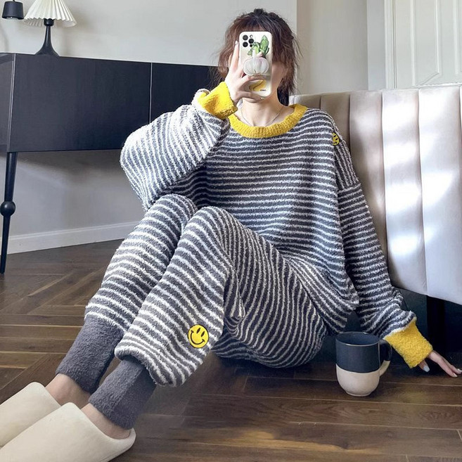 DUOMIHAN 여성 보들보들 포근한 뽀글이 스트라이프 오버핏 긴소매 밴딩팬츠 홈웨어 파자마세트 250801SYWZS3471
