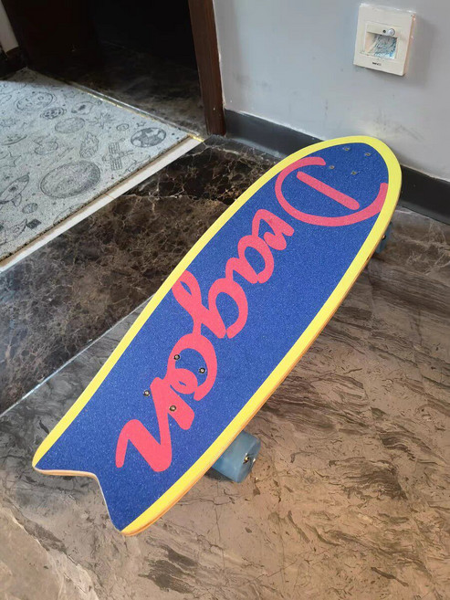 32吋免蹬陸地衝浪板 專業滑板 刷街初學者練習板, 如圖所示, 1個