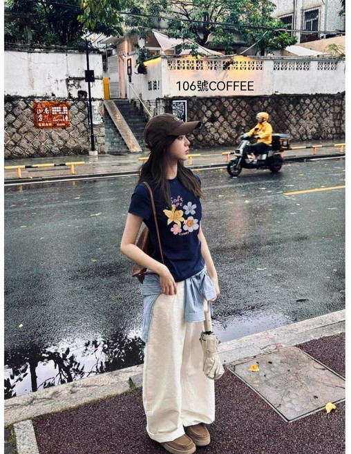 花朵印花短袖T恤女