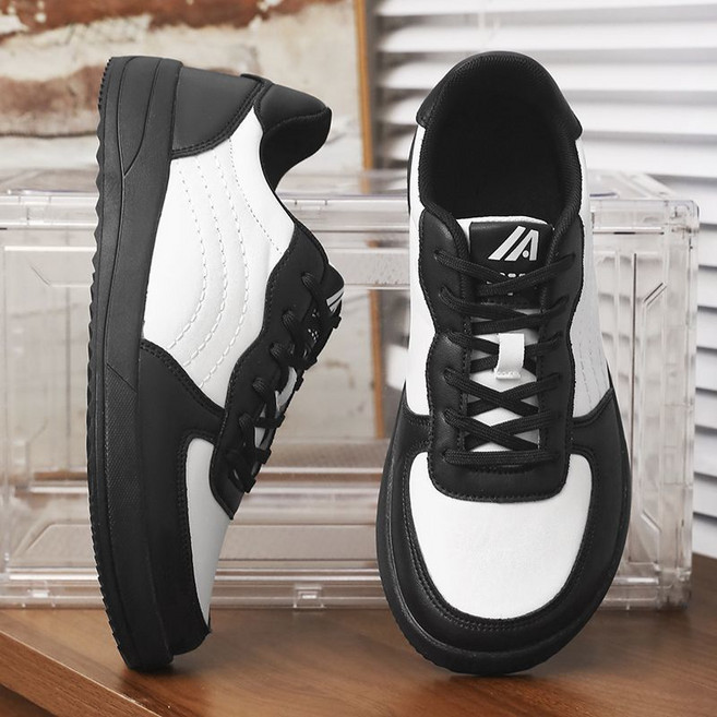 寬頭男鞋 加寬厚底增高運動皮面防水板鞋