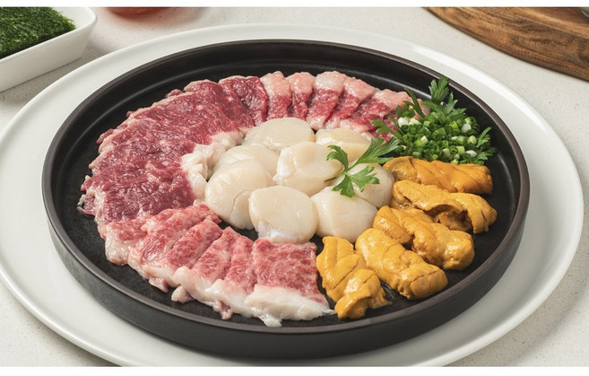 [아임파인다이닝] 1++ 한우 투뿔 차돌박이 육회 삼합 (생차돌+우니+관자+감태+소스 3종+와사비), 450g, 1세트