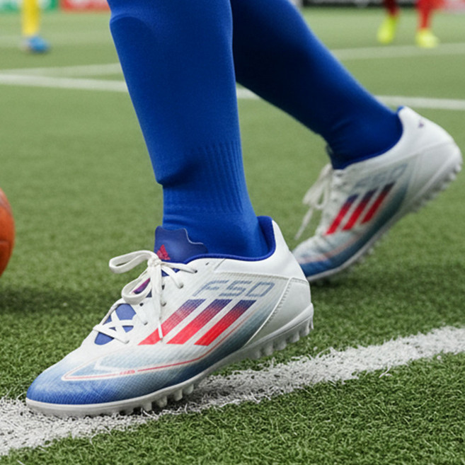아디다스 F50 클럽 TF 화이트블루레드 남자 풋살화 인조잔디
