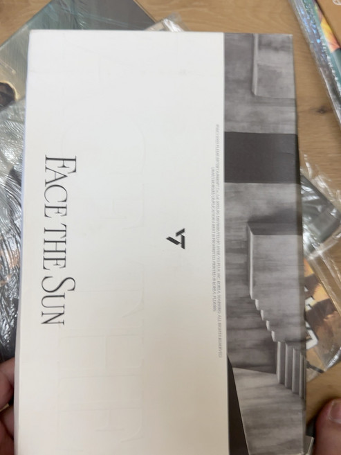 SEVENTEEN《FACE THE SUN》正規四輯, 1個