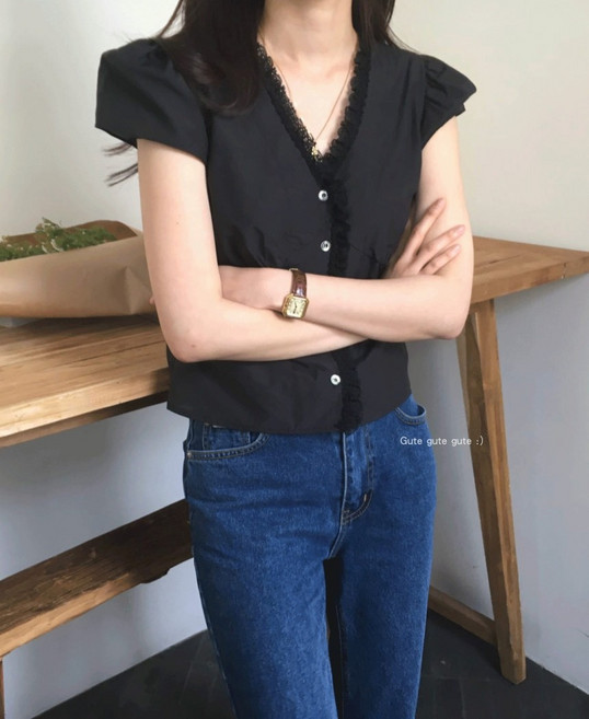 7위 - 파운더스 한동대문 구매대행 여름 여성복 스위트 레이스 프릴 브이넥 슬림핏