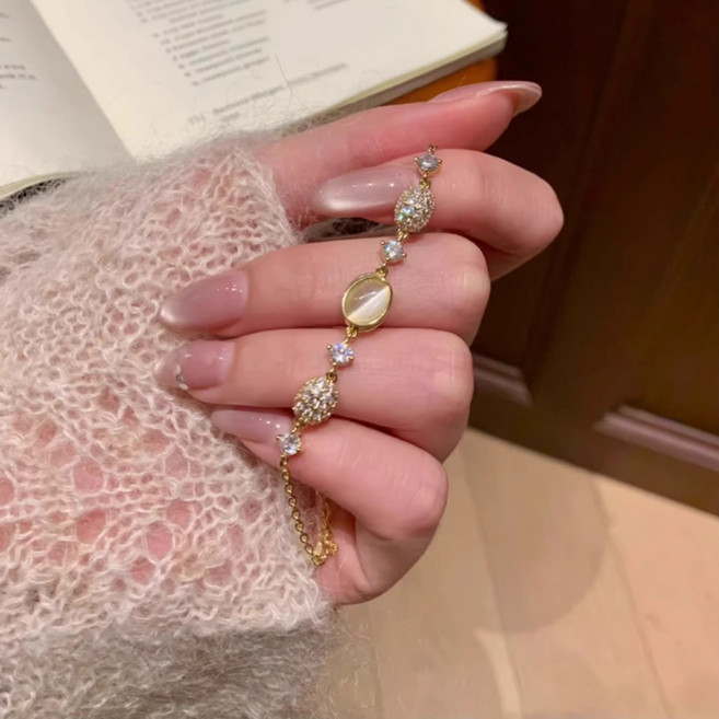 NXNA 14K 골드 팔찌로 기품있는 심플 큐빅 캣츠아이 타원형 팔찌로 럭셔리한 디자인의 초반짝이 주얼리 도금 LT-SL049