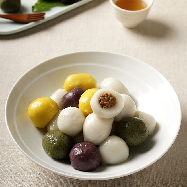 사계절 송편 견과류를 넣어 고소하고 달콤한 깨앙금 사계절 송편, 1kg, 1개, 1kg