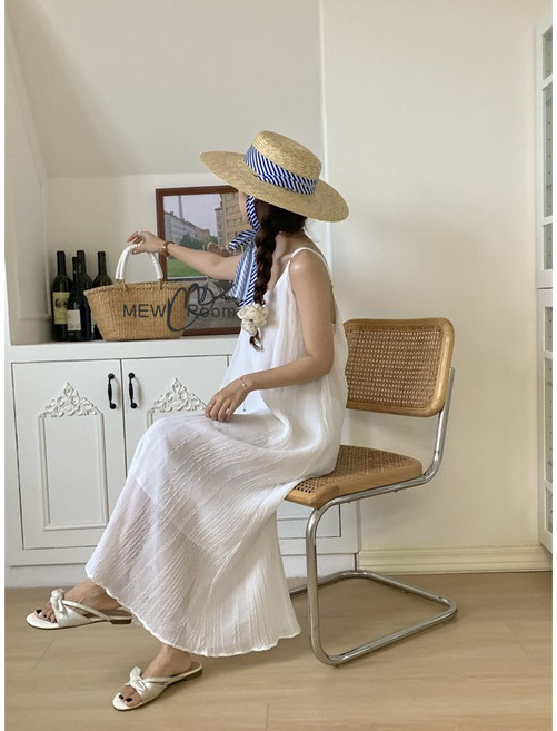 MEW Room 夏季薄雪紡細肩帶洋裝 壓紋美背仙女系 肩帶可調 白色, 白,單一尺寸，有內裡還是會偏透，慎拍