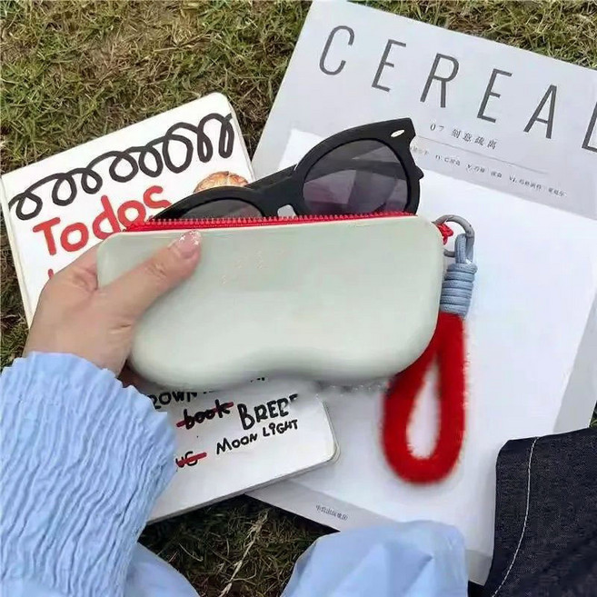 귀여움 폭발 말랑말랑 실리콘 안경 파우치