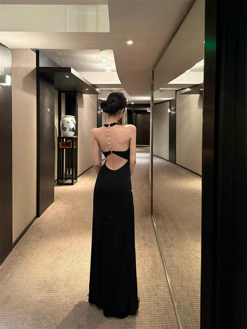 設計感露背掛脖連衣裙女夏季禦姐風修身禮服長裙黑色氣質包臀裙子, 黑色（帶胸墊）,M 建議【45.0-52.5kg】