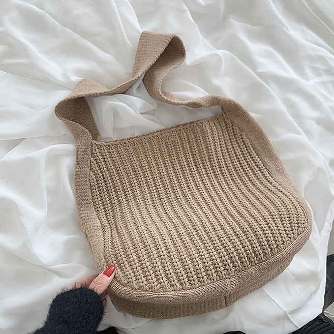 어클렛 데일리 라운드 니트 숄더백