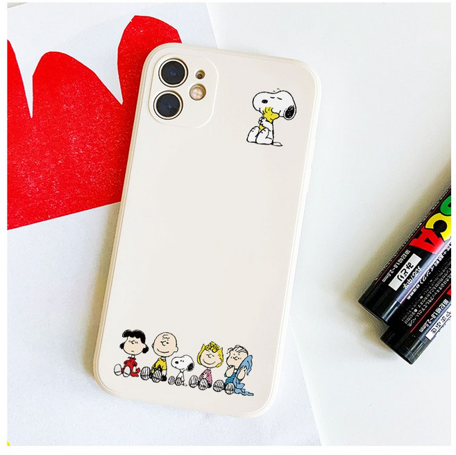 스누피 귀여워 재밌어 앉아 아이폰 폰케이스 크림화이트