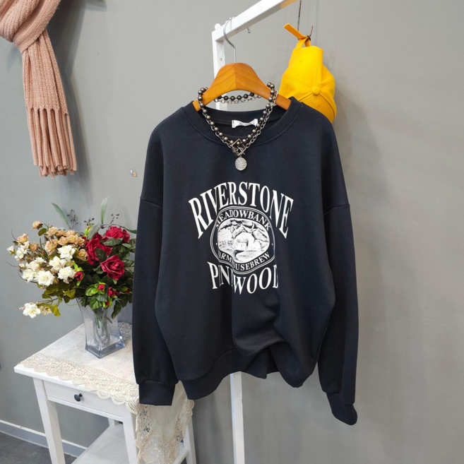 핀우더 키치키치 여유핏 봄 맨투맨