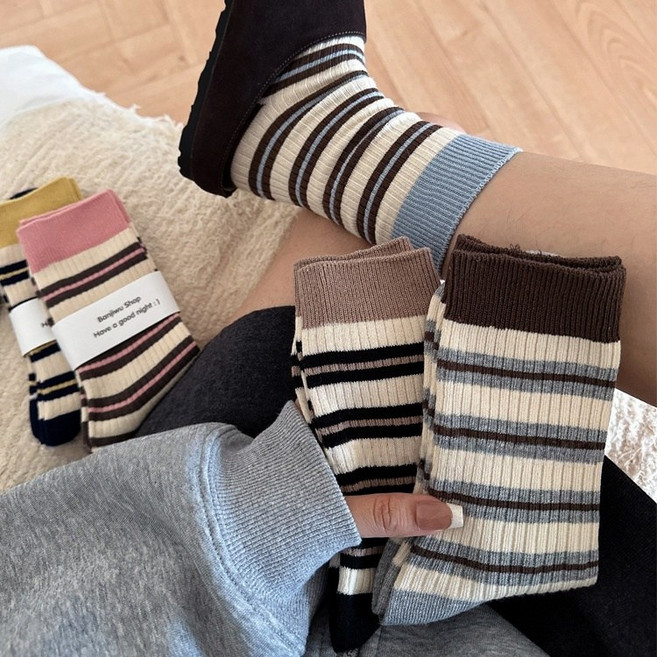 Banjiwu 여성 스트라이프 겨울 양말 운동 패션 장목 양말 중목 양말 중목 양말 배색 스트라이프 패션 무압박 순면 양말 5족 세트