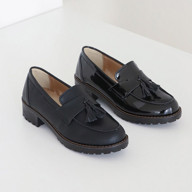 슈레나 국내산 여성 청키 낮은굽 테슬 로퍼 에나멜 구두 4cm