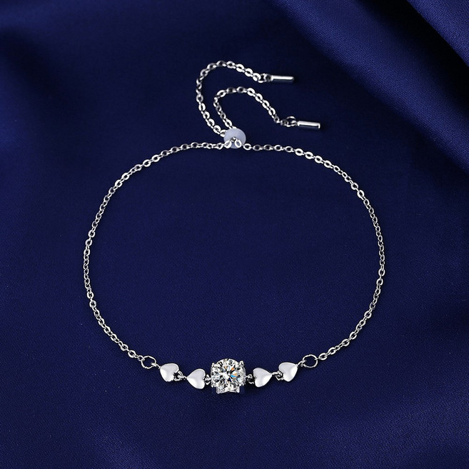 ROYALBELLE 여성 1캐럿 모이사나이트 하트 포인트 디테일 고급 감성 데일리 착용 팔찌 U0072106