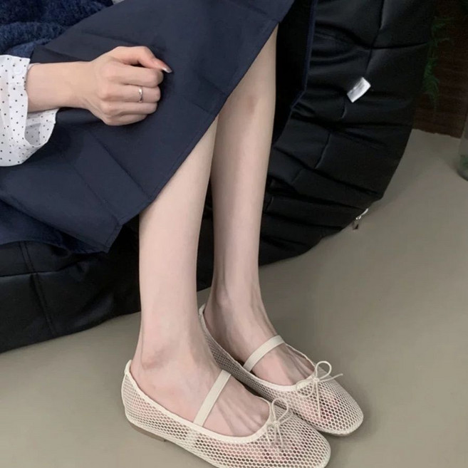 여성 펀칭 플랫 슈즈 빅사이즈 펀칭 메리제인 통기성 리본 펌프스 여름 여자 메쉬 로퍼 샌들 CJJ