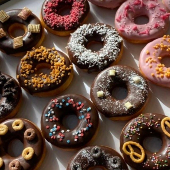 파파 수제 도넛 전문 간식 도너츠 생산 시원하게 먹는 아이스 눈꽃 글래이즈드 도넛츠 12개 1박스, 아이스 토핑 도넛 12P, 70g