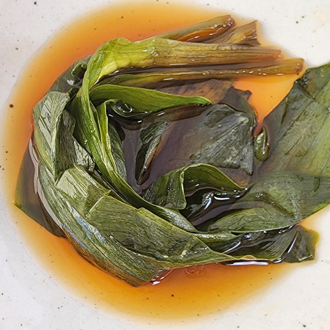 [홍천유기농농장] 비법소스 맛보면단골 명품 명이나물장아찌, 1개, 300g