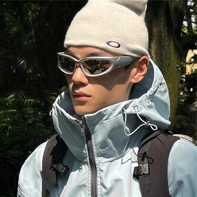 y2k 賽博朋克 墨鏡 戶外登山 護目鏡 防風 眼鏡, 1個, 銀框黑片【高防曬*自帶造型感】豪華版【超清護眼防眩光+防紫外線】贈眼鏡包