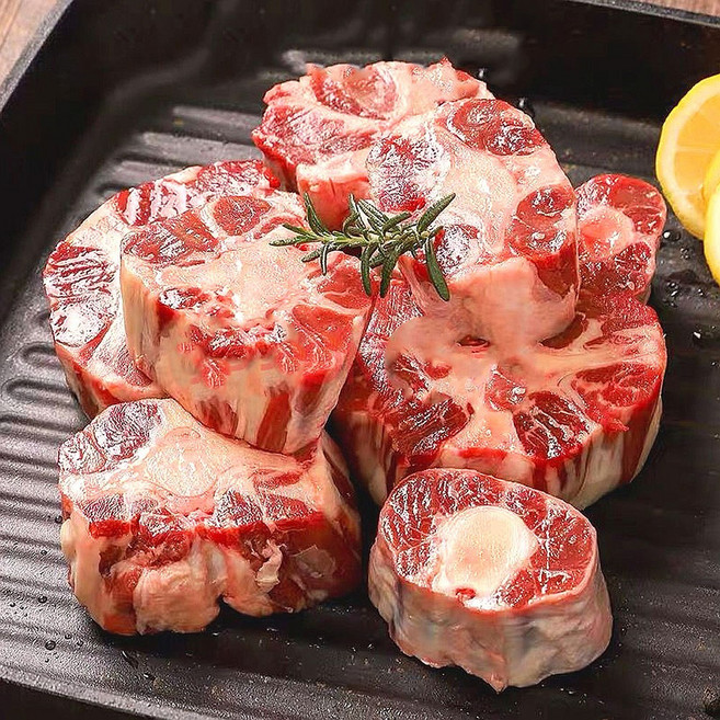 (배터짐) 삶은 한우 소머리 세절 수육 편육 국밥 곰탕 도가니 우족 소사골 소갈비 모음 (일요일&당일발송), 1개, 국내산 소알꼬리 1kg