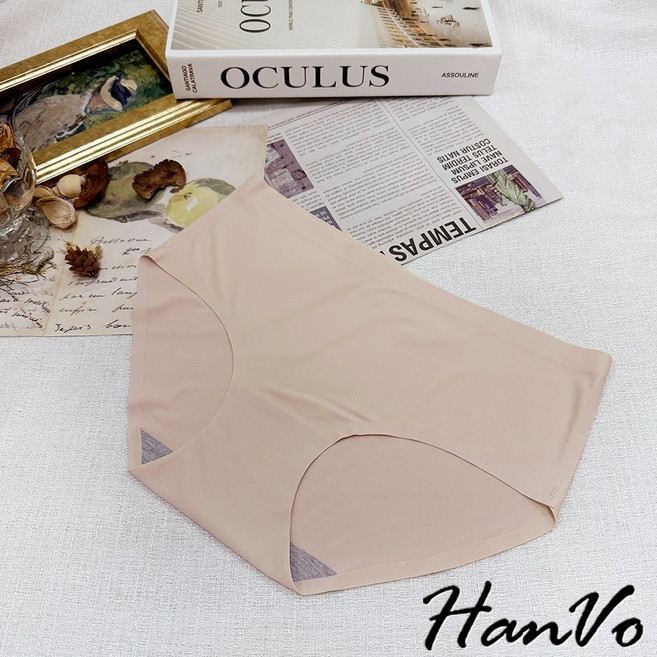 HanVo 經典素色涼感冰絲無痕內褲 中腰三角褲, 柔亮膚,M