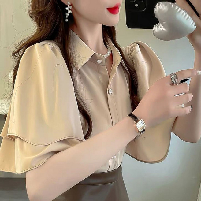 로르카 여성 카라 단추 쉬폰 루즈핏 캐주얼 프릴 소매 디자인 반팔 셔츠 V01031706